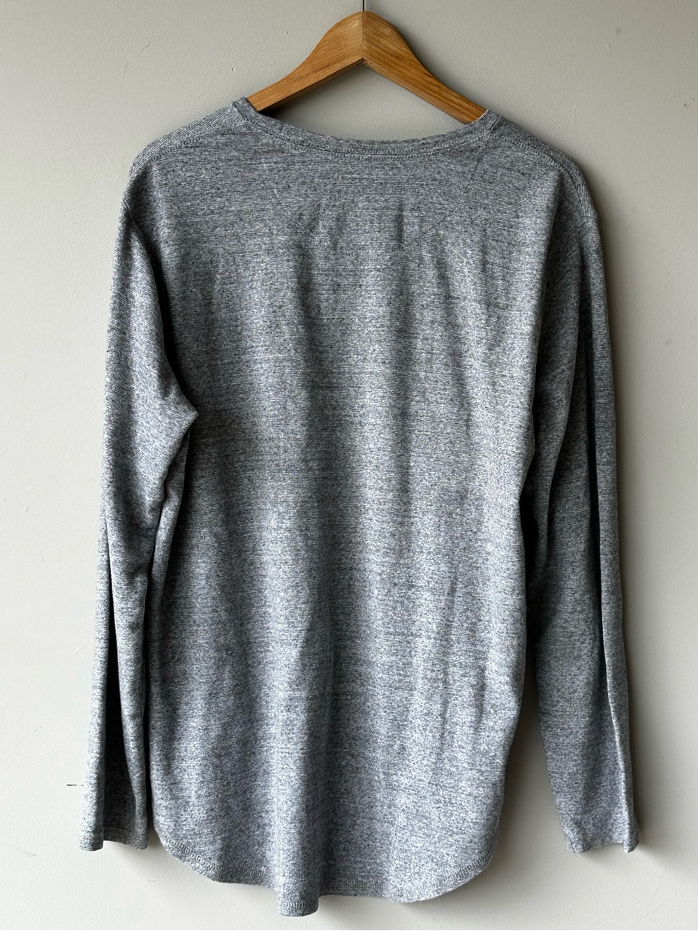 On the byas Gray Crewneck Sweater - Lightweight Pullover longer length - Picture 8 of 8